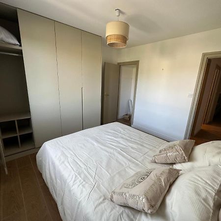 Minois Apartamento Saint-Genet-Lerpt Exterior foto