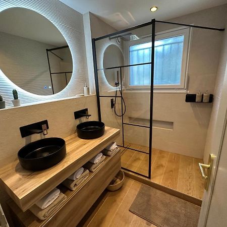 Minois Apartamento Saint-Genet-Lerpt Exterior foto
