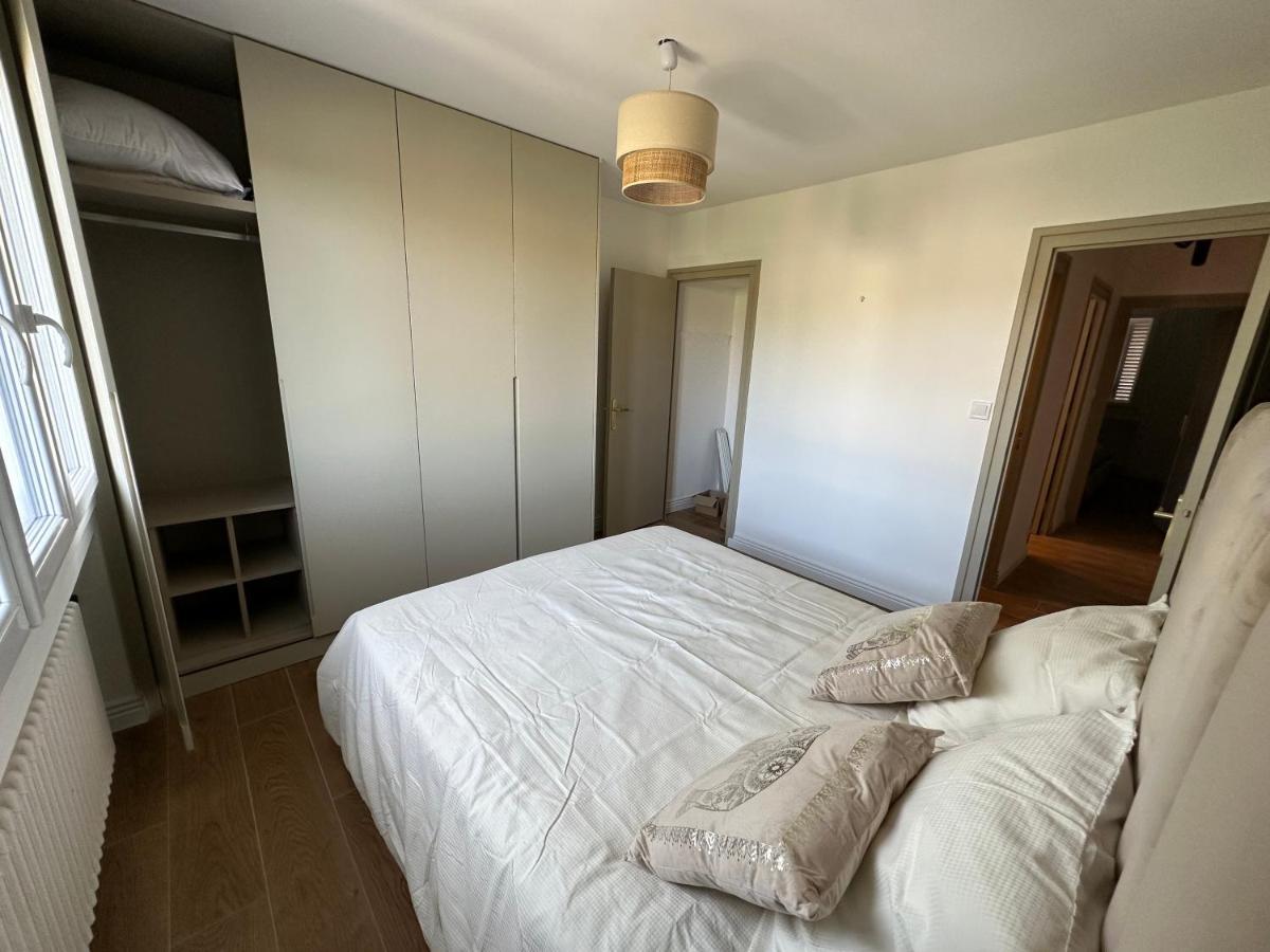 Minois Apartamento Saint-Genet-Lerpt Exterior foto