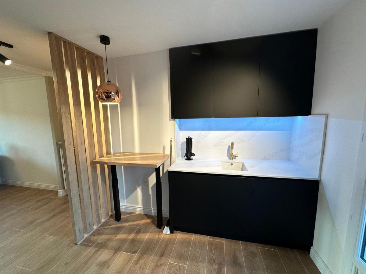 Minois Apartamento Saint-Genet-Lerpt Exterior foto