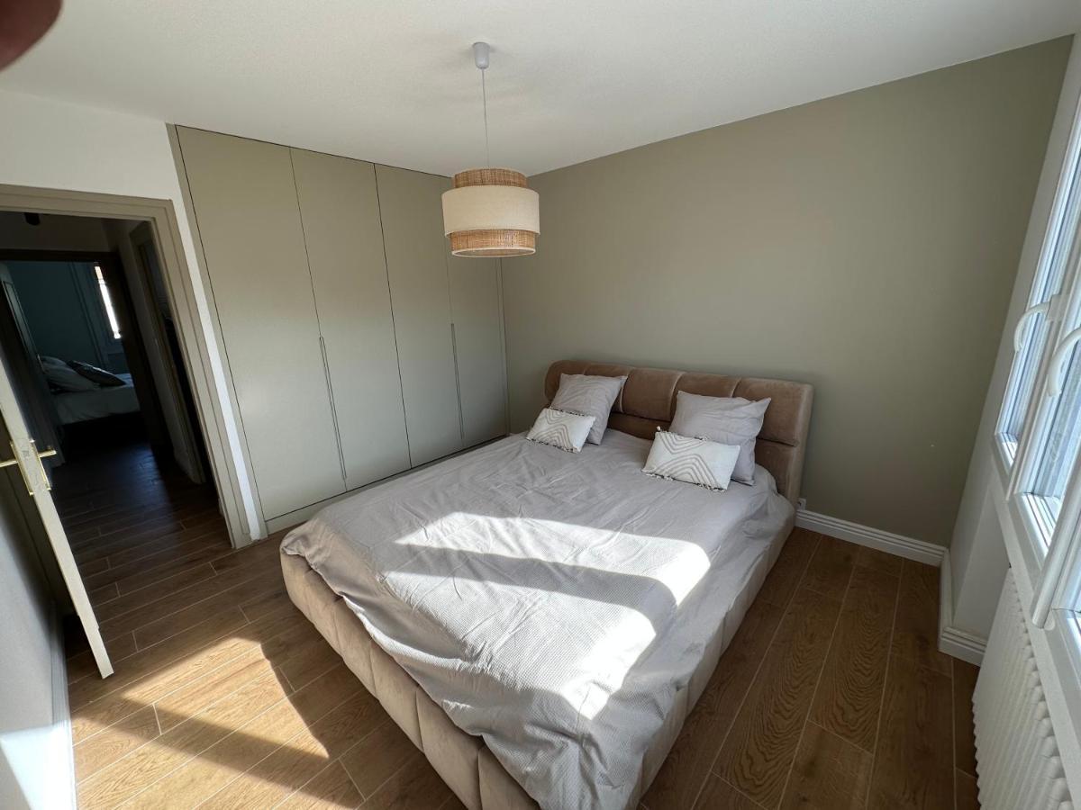 Minois Apartamento Saint-Genet-Lerpt Exterior foto