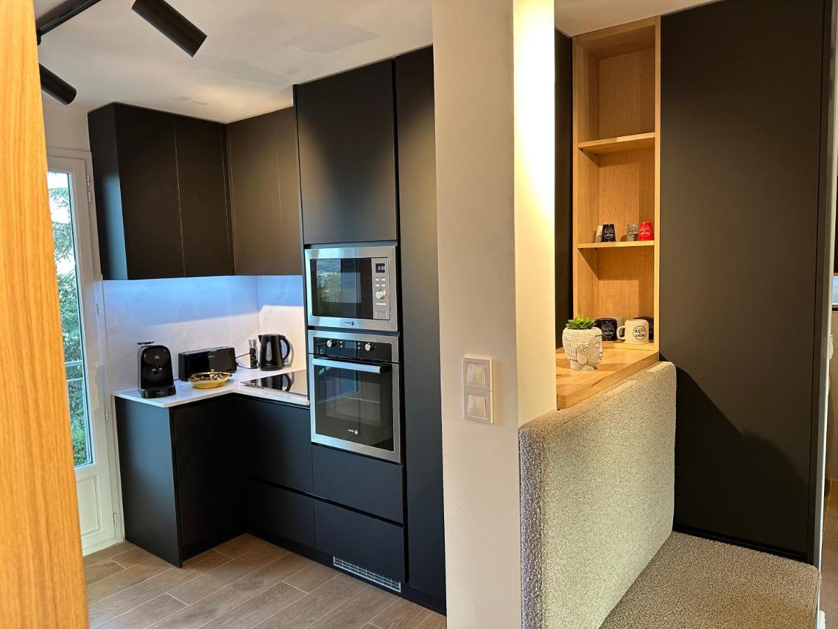 Minois Apartamento Saint-Genet-Lerpt Exterior foto