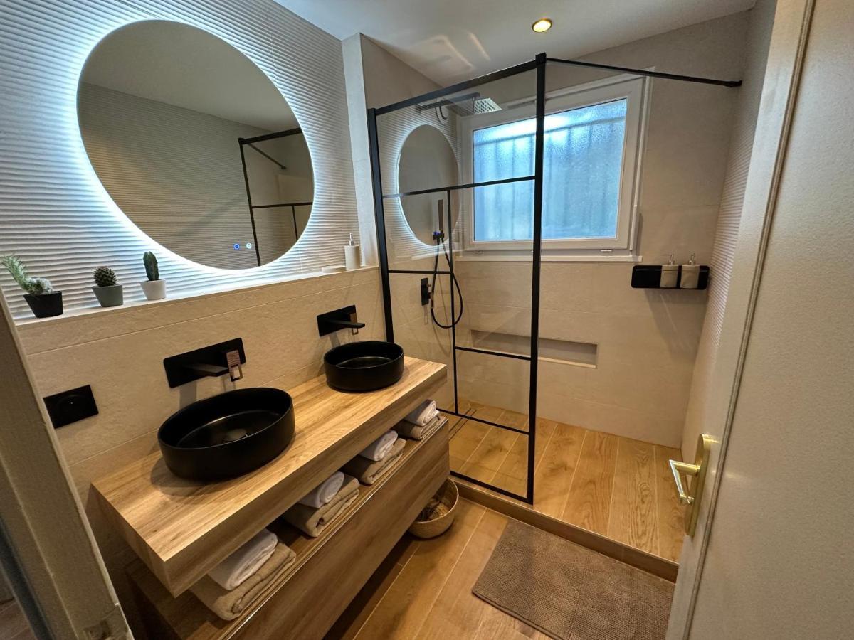 Minois Apartamento Saint-Genet-Lerpt Exterior foto